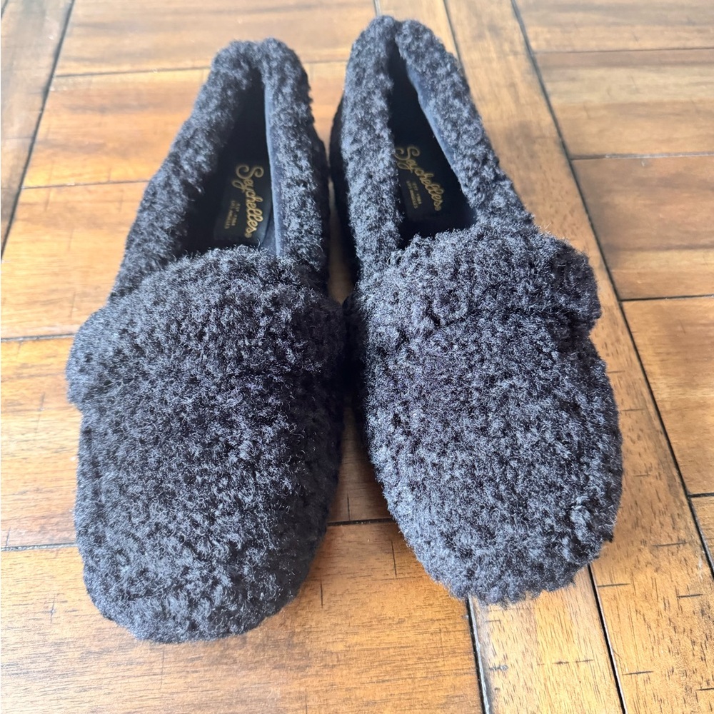NEW Seychelles Fuzzy House Loafers